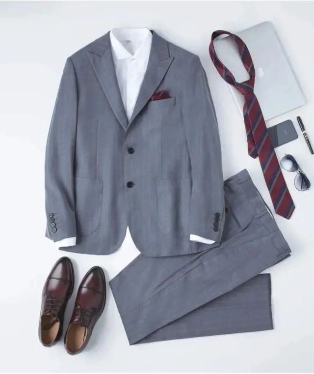 長(zhǎng)沙炭河服飾有限公司,長(zhǎng)沙西服定制公司,工作服定制,沖鋒衣定制,T恤定制