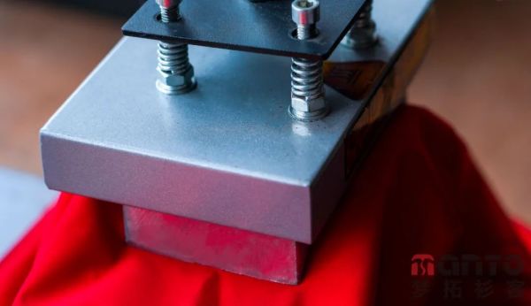 長沙炭河服飾有限公司,長沙西服定制公司,工作服定制,沖鋒衣定制,T恤定制 長沙炭河服飾有限公司,長沙西服定制公司,工作服定制,沖鋒衣定制,T恤定制