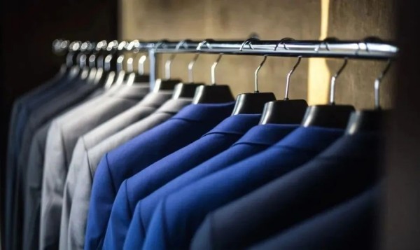 長(zhǎng)沙炭河服飾有限公司,長(zhǎng)沙西服定制公司,工作服定制,沖鋒衣定制,T恤定制